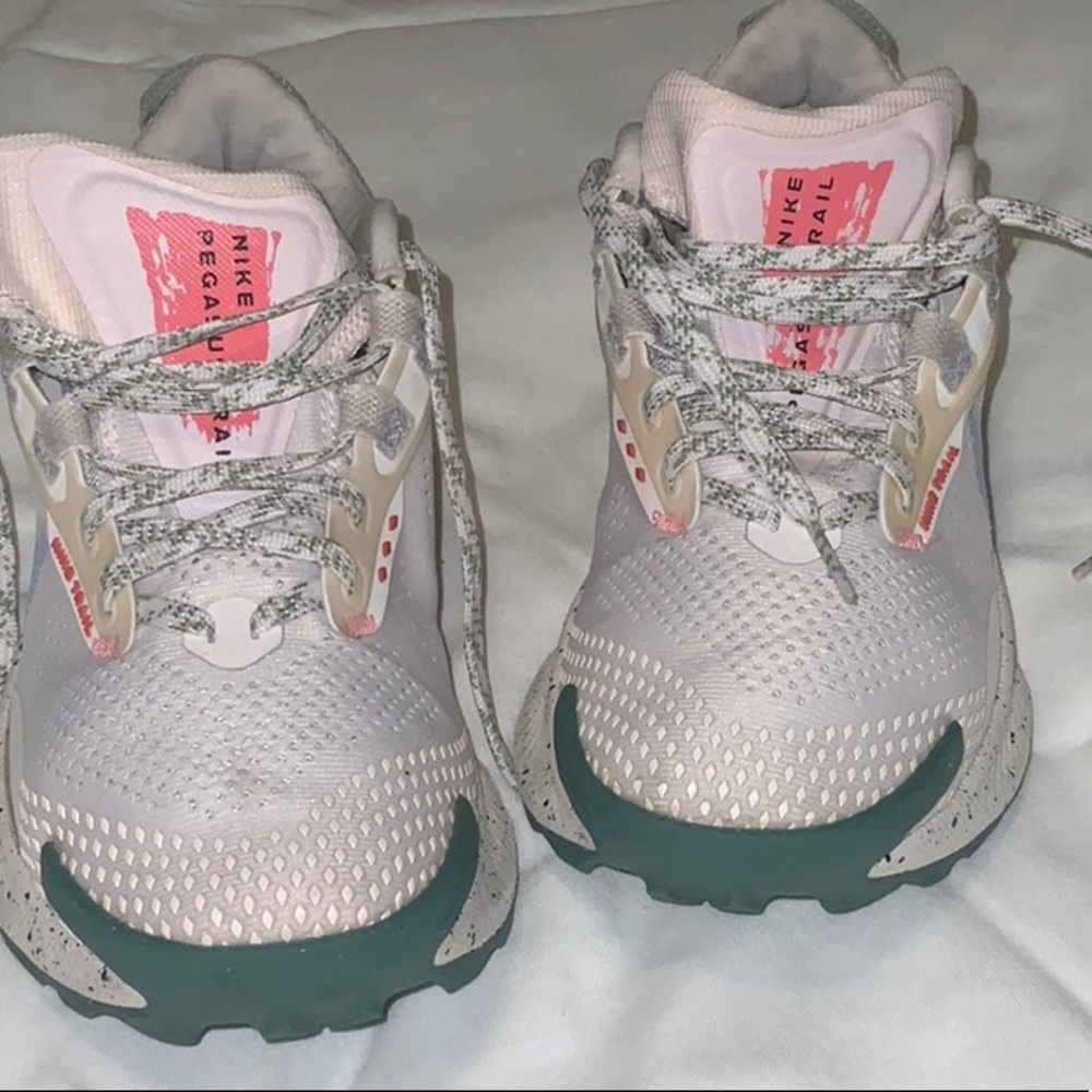 Nike Trail Sneakers in Pink and Green